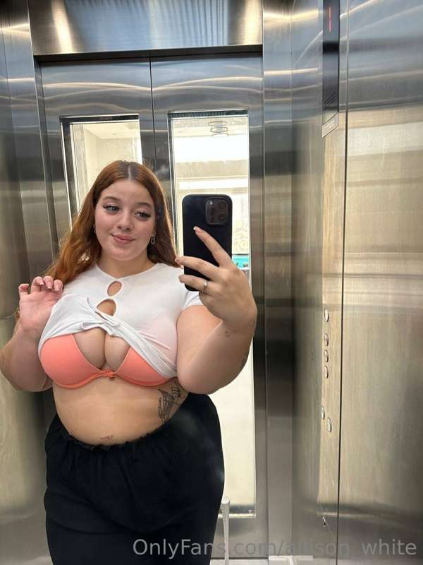 everyone loves risky elevators pics am i right ? 😌