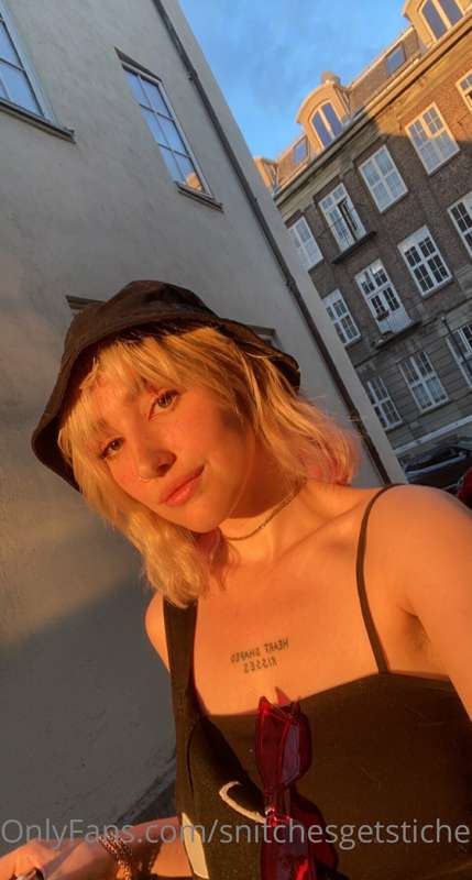 snitchesgetstiches