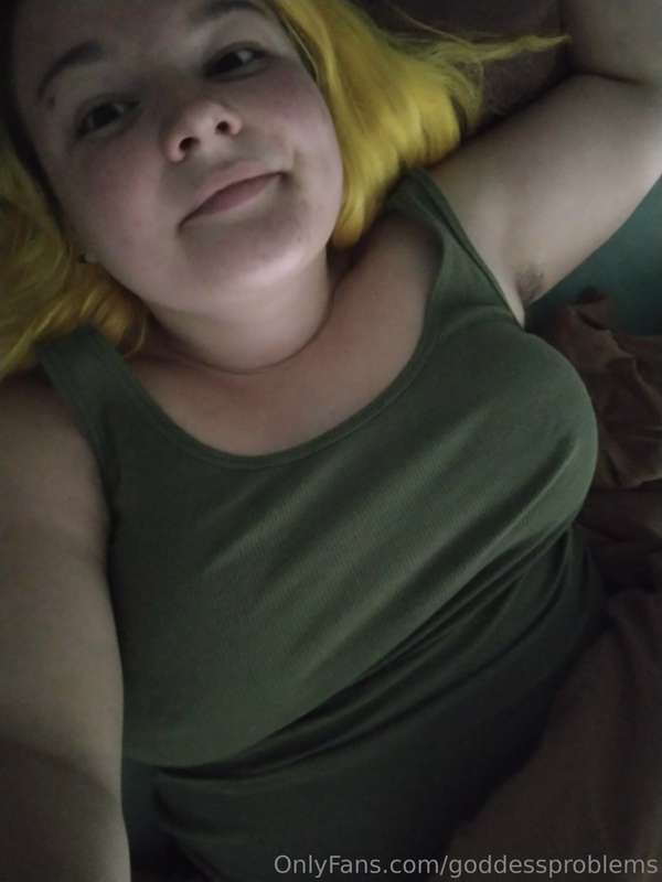 tits out for Paris!!! looks like i get my own room these nex..
