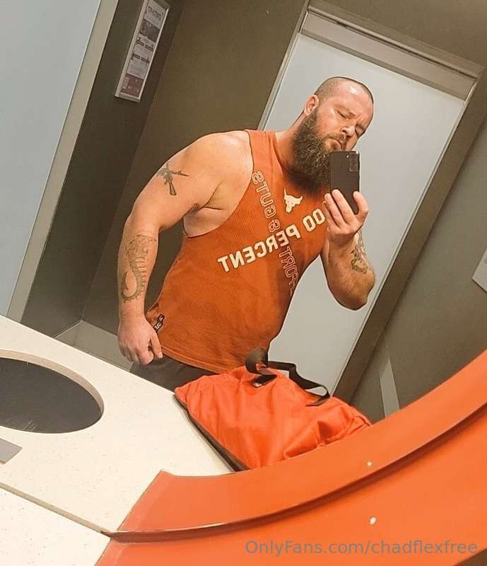 Come help me undress in the locker room and bathe my sweaty ..