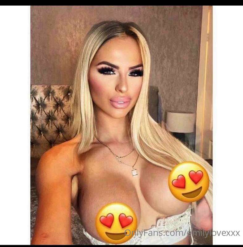 🔥💋WANNA SEE THIS  BIG TIT HORNY MILF GET FUCKED TONIGHT? 🔥💋
..