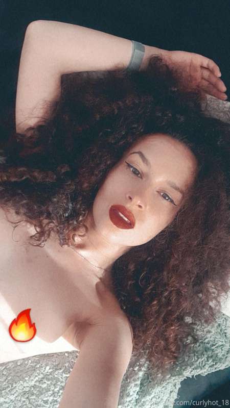 curlyhot_18