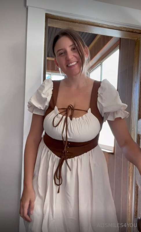 You can grope this milkmaids tits while she pumps you dry 😜