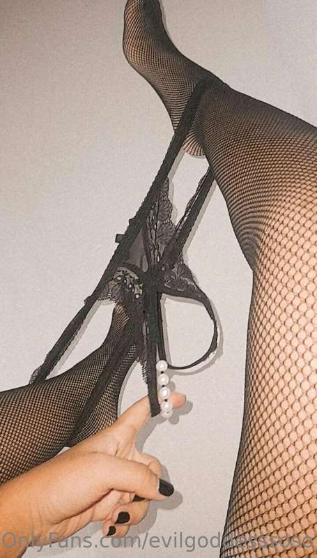 give me my valentines gifts.👿