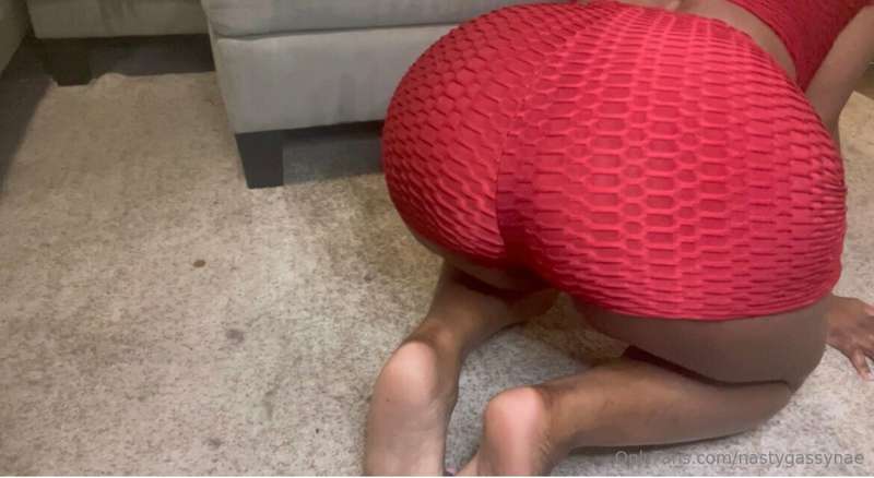 These disgusting ass farts had the whole room smelling like ..