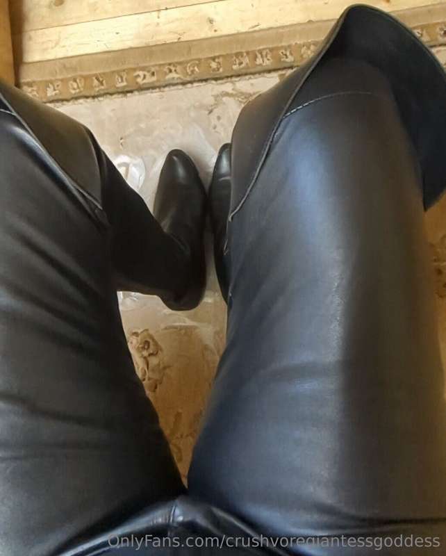 crushvoregiantessgoddess