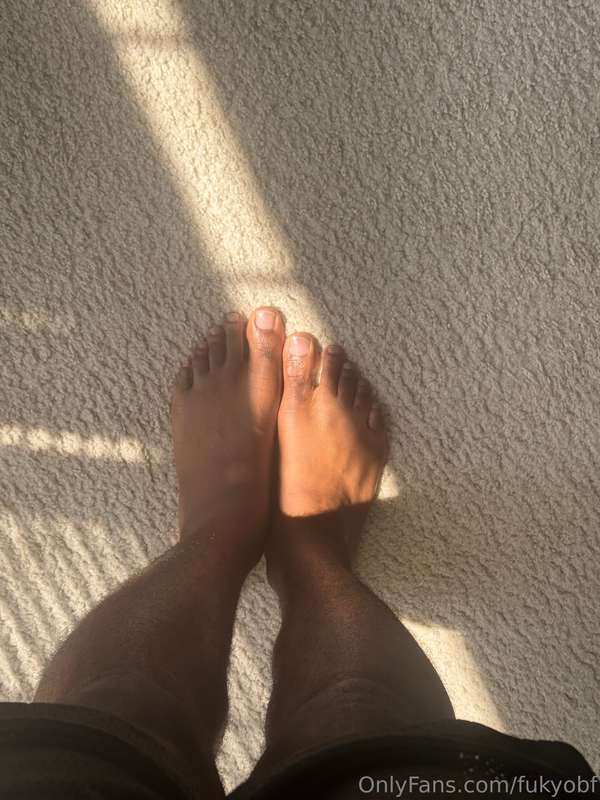 are u into feet 👣 