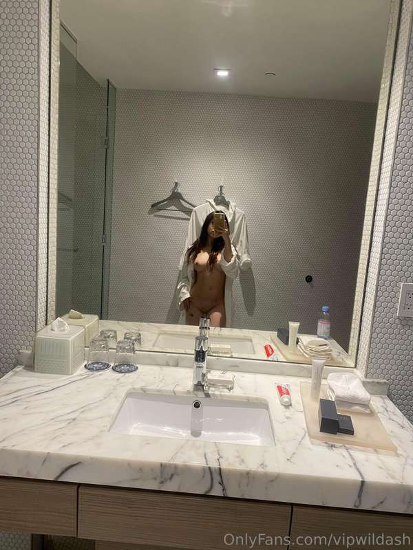 Mirror pics can win anyday