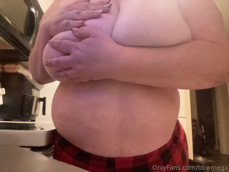 Late night boobies 