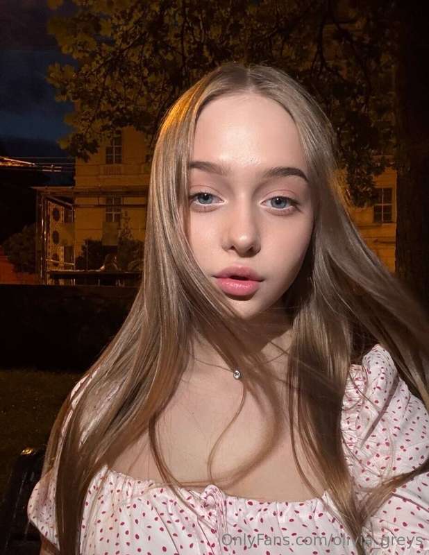 olivia_greys