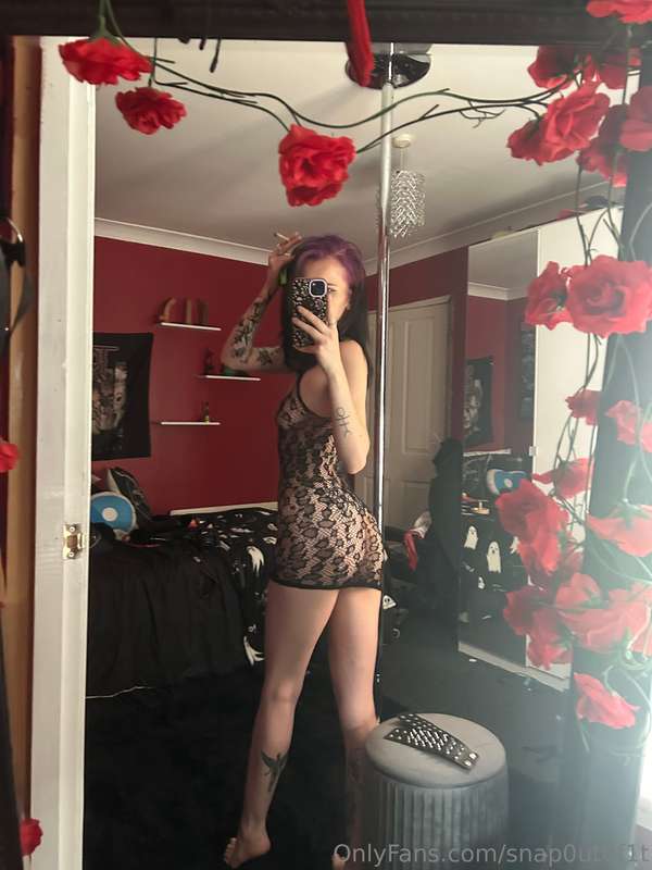 snap0ut0f1t image #0