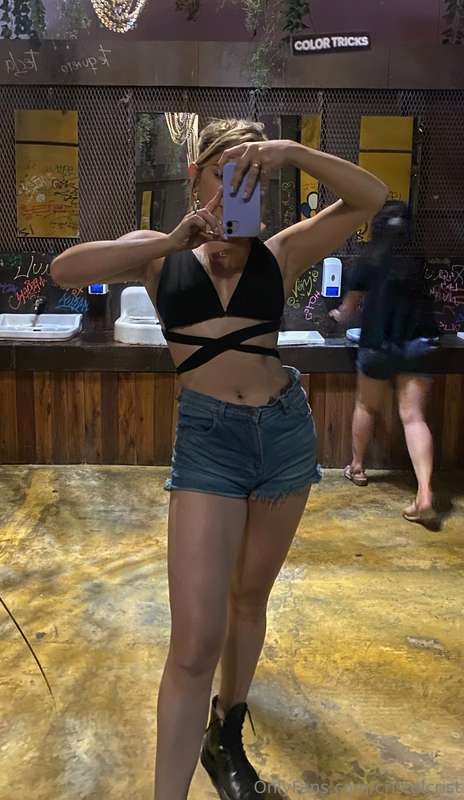 What would you do if you saw me in a bar? 😝😝
