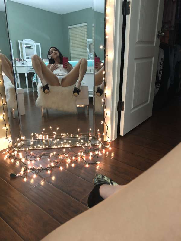 Photo 20 de Emily Willis sur Tocromo