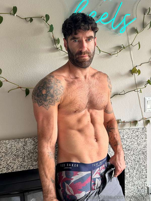 Body says it all. Now say something dirty 🥵