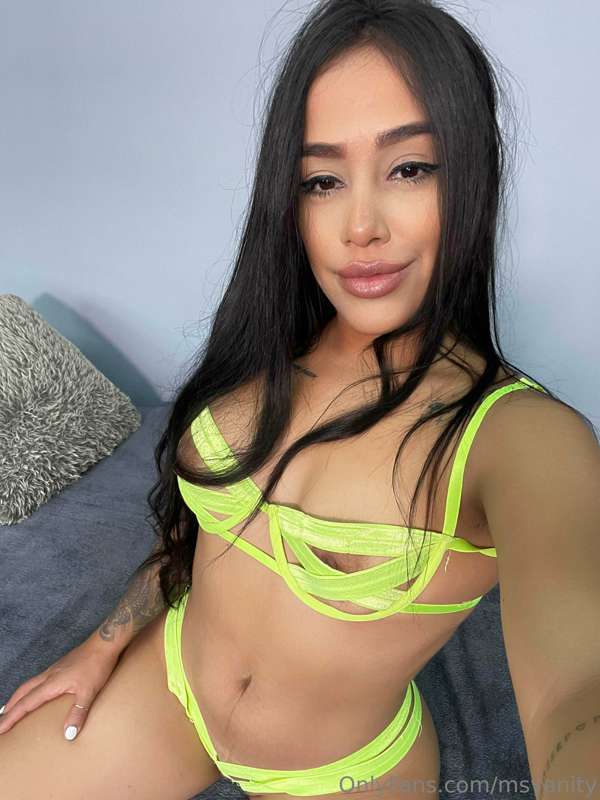 Live sexting through video call? 🥵💦