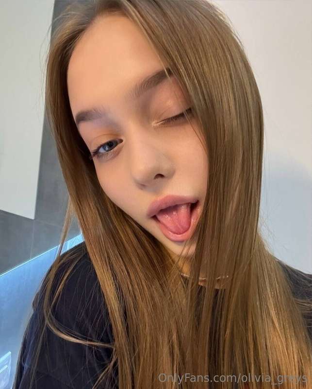 olivia_greys