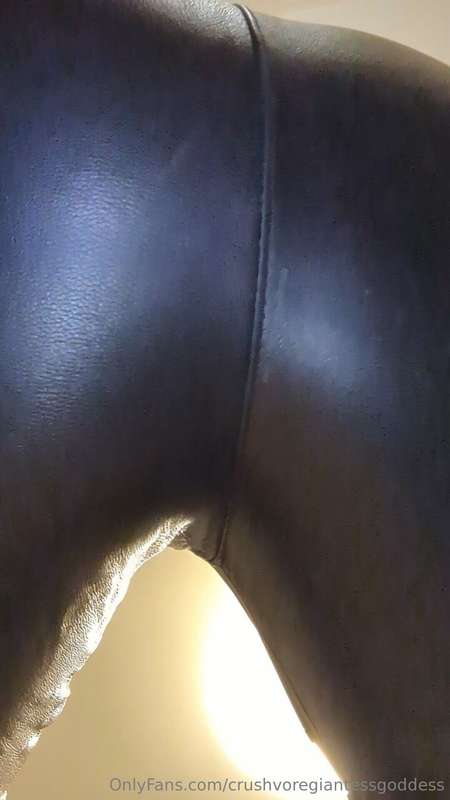 crushvoregiantessgoddess