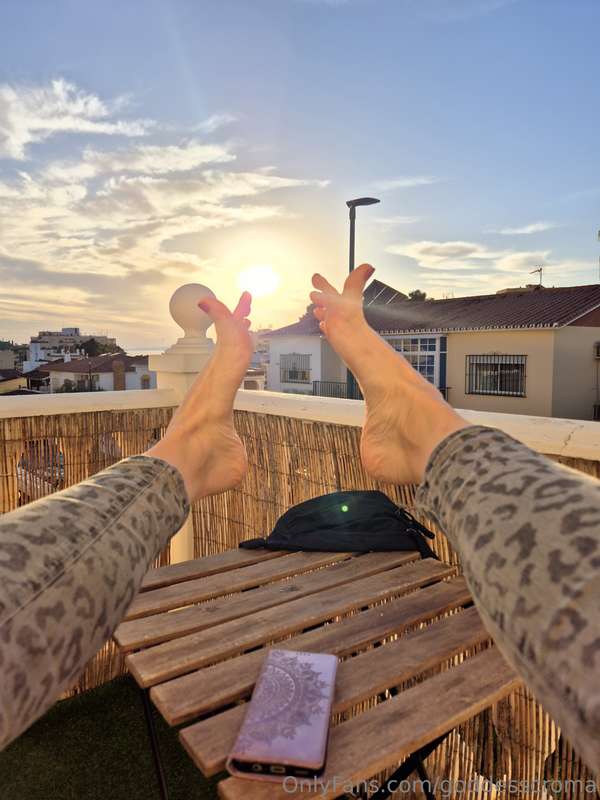 Balcony vibes 🌞