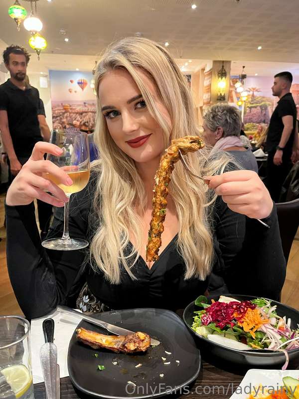 Love a long saus… Send me your D pics for a free rating 😉 x