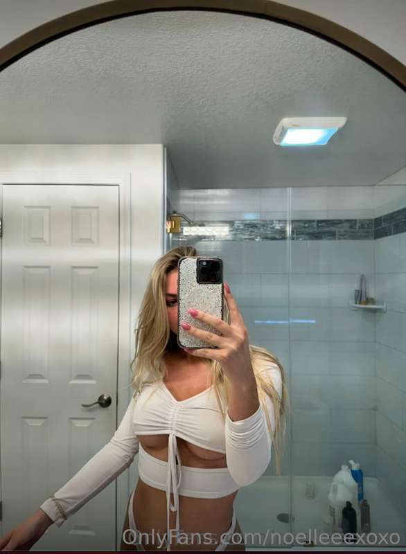 See you in the DMs baby 🫦 💋