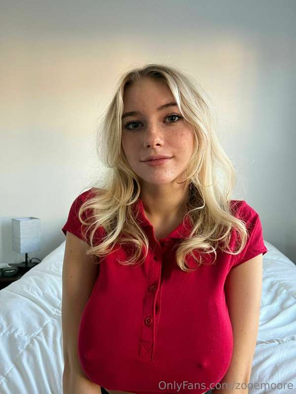 zooemoore photo
