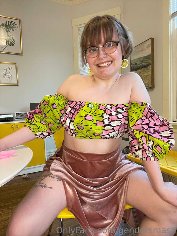 I like wearing skirts to provide easy pussy access. Sitting ..