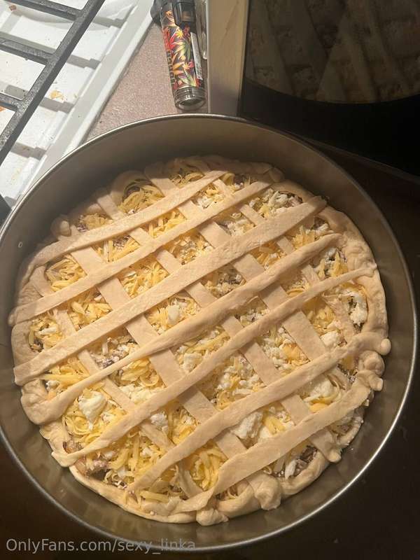 I love cooking and learning new recipes😍 I think this pie lo..