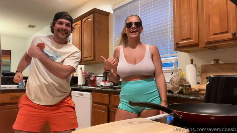 Makin dinner for big ray