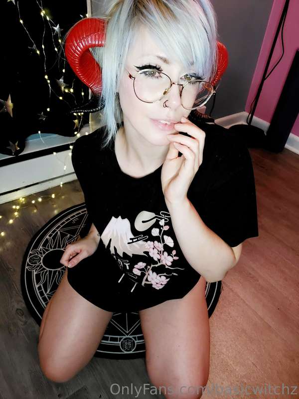 Before I go to bed I am posting a late LATE night set becaus..