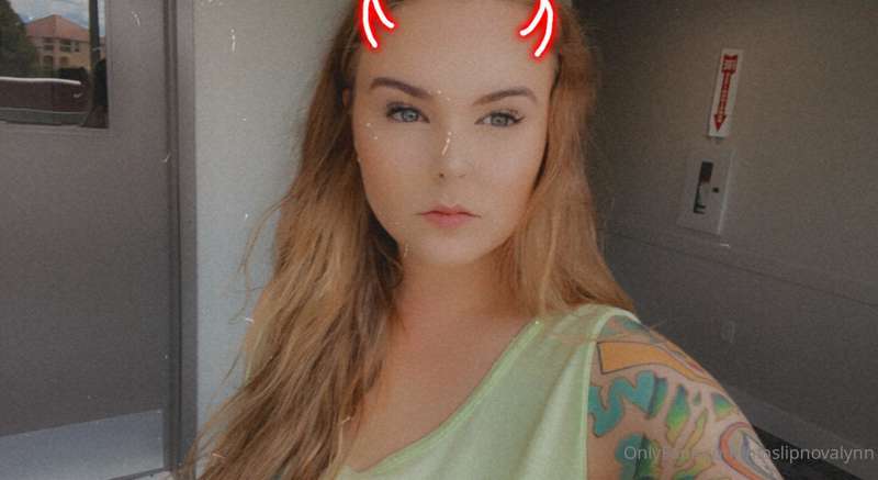 😈