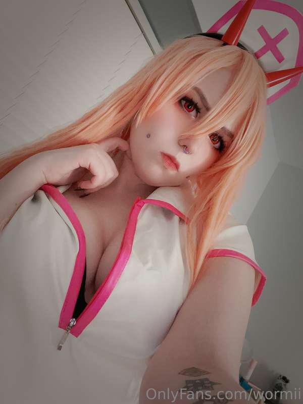 two posts today becus i took some pics before halloween part..