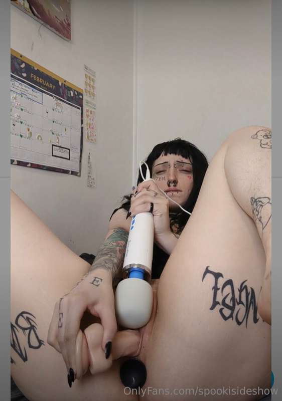Double penetration!!!!! Omg I came sO HARD IN THIS VIDEOOO (..