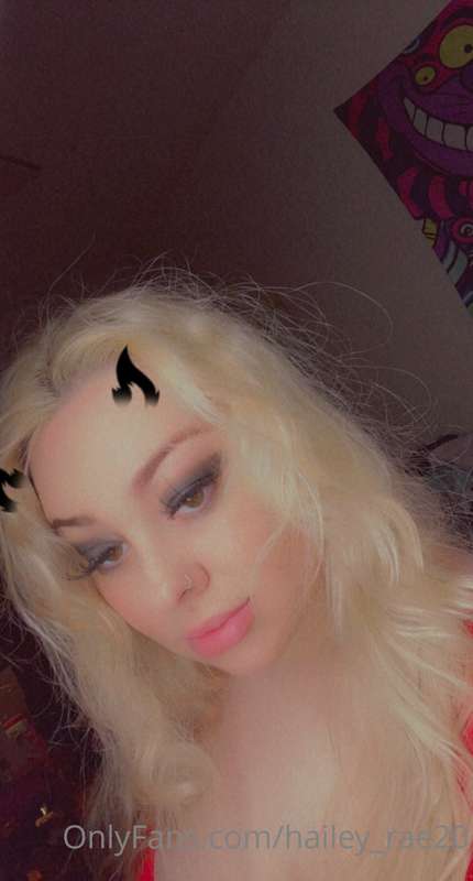 DM me for exclusive content 🫦🫦