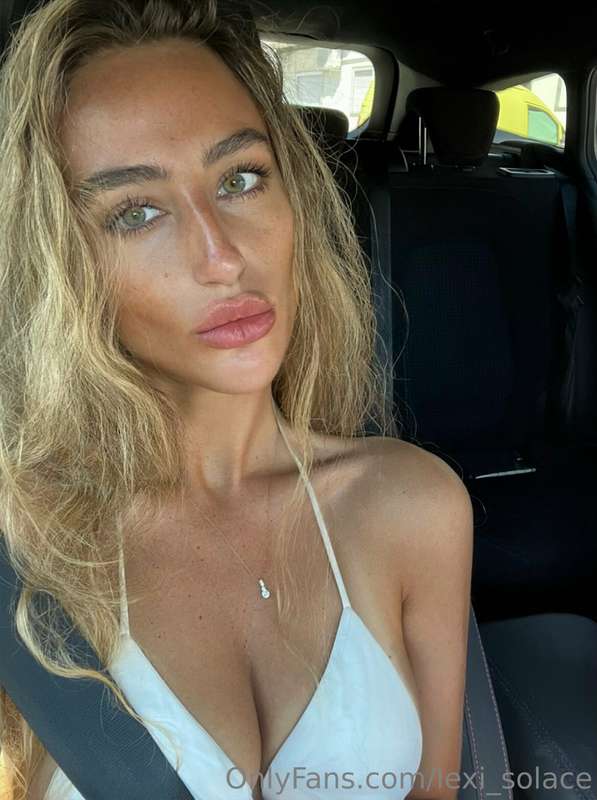 Before heading to the beach in Lagos, Portugal 💋