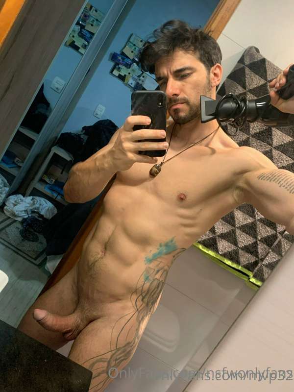Hot Brazilian boy here, fit and strong with a nice cock read..