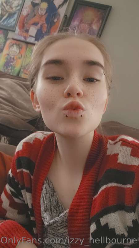 izzy_hellbourne image #4