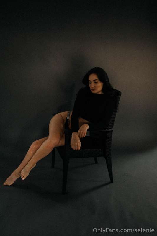 Did you miss Selena's dark side? 🖤👀