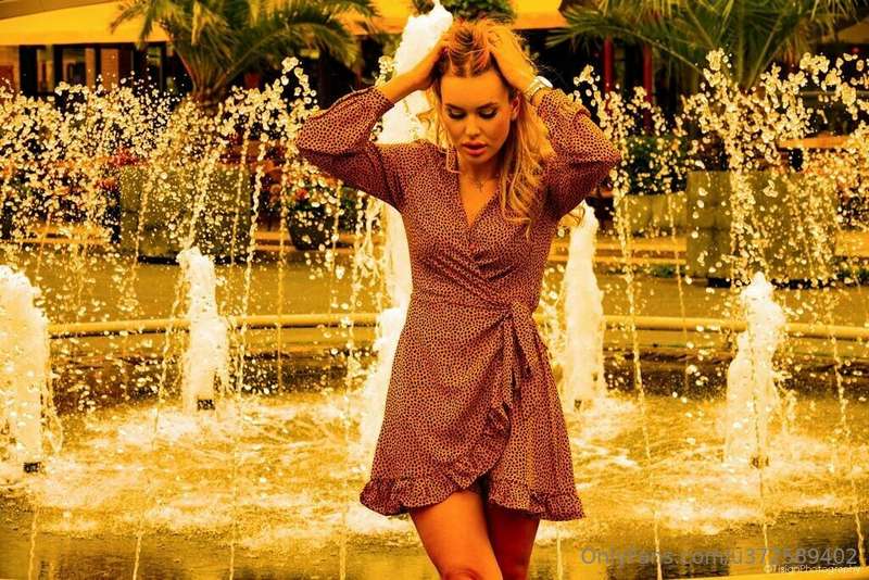 A summer moment for the dress😍