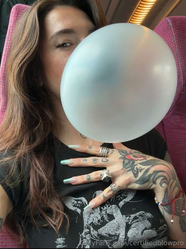 Happy Monday! Do you like my blue bubble or should I go back..