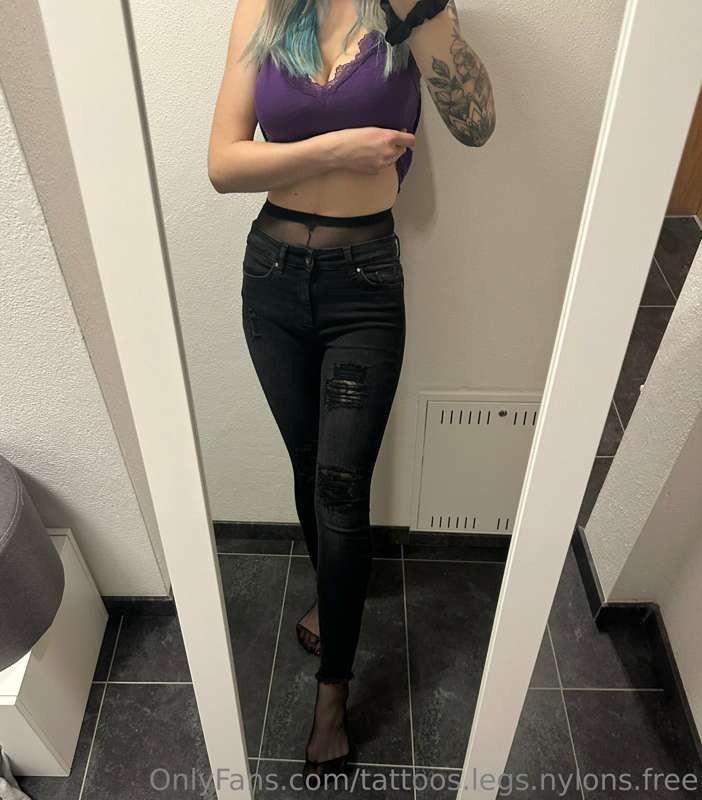 tattoos.legs.nylons.free