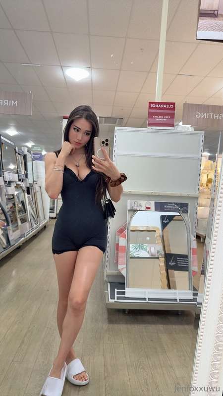 i have a few ideas of how we can end the weekend 🥰 DM if you..