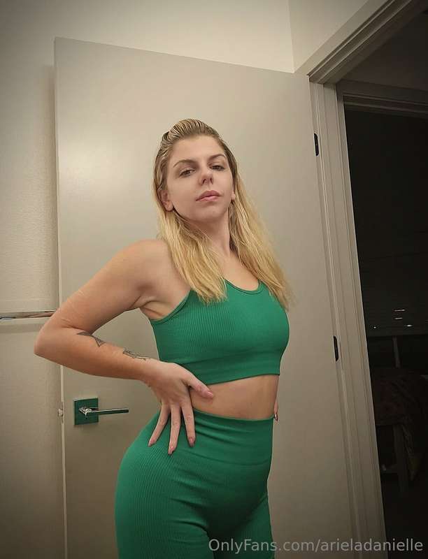 Oops! I must have lost my top in the other pictures… unlock ..