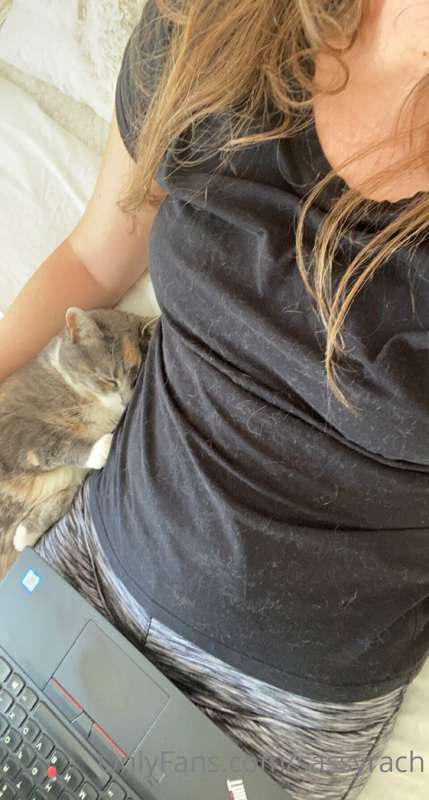 Just a linty girl in kitty’s world