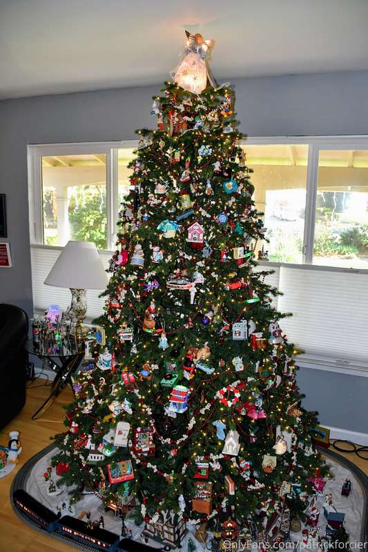Christmas is almost here, Part 1 of 2, Time For Holiday Joy ..