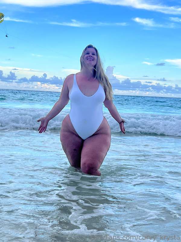 curvy_krysta