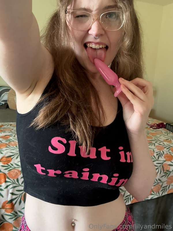 Training in progress! 🍑