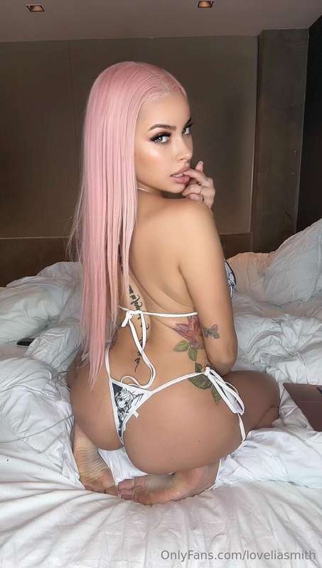 loveliasmith