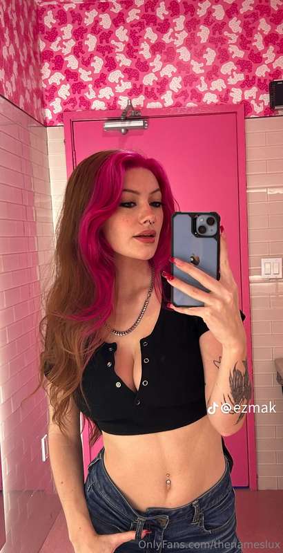 🎶 𝐏𝐈𝐍𝐊 is my favoriteee colorrr 🎶