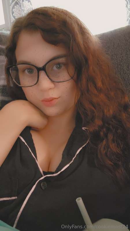 I'm ready for bed 😈💋 will you join me? 💋