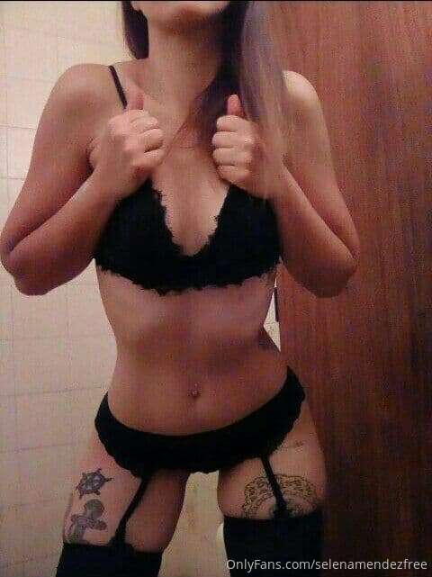 ➡️♠️@harleypens ♠️⬅️

♣️Sexting⚡️Fetishes⚡️Fantasies⚡️
Strep..